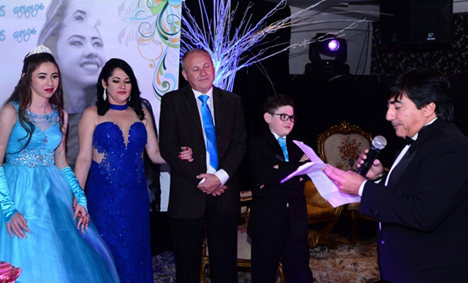 Mestre de Cerimônias em Curitiba. Especialista em Eventos Públicos e Sociais. Excelência Profissional Mestre de Cerimônias em Curitiba. Especialista em Eventos Públicos e Sociais. Excelência Profissional